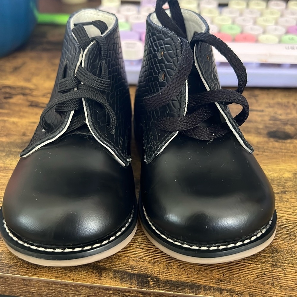 Black walking shoes